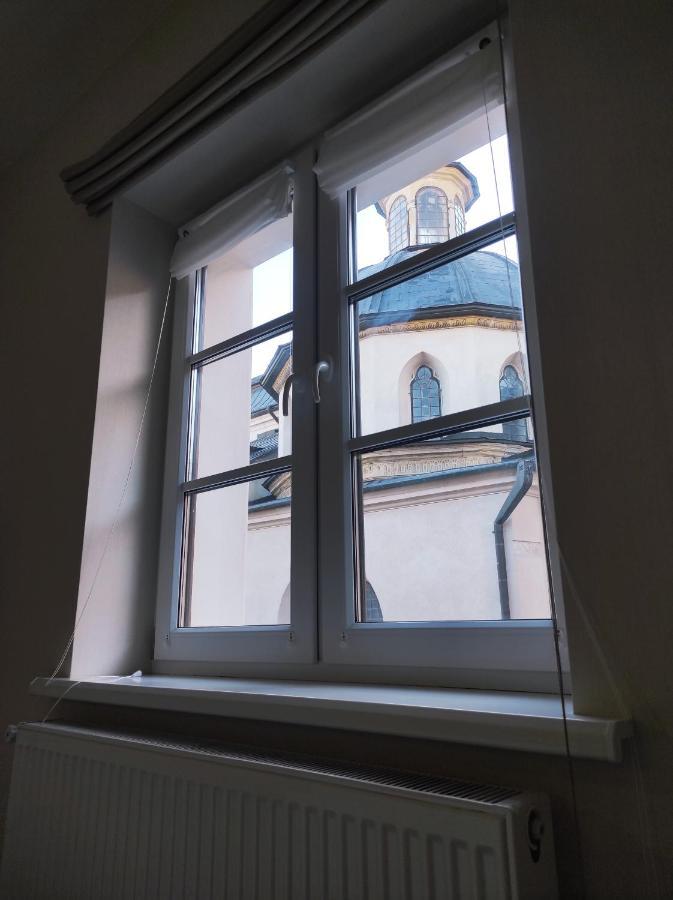 Апартаменти Біля Домініканського Костелу Kamianets-Podilsky Extérieur photo